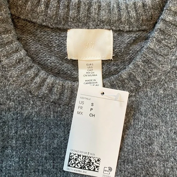 🍀NWT! Gray Ski Club Sweater - Picture 3 of 4